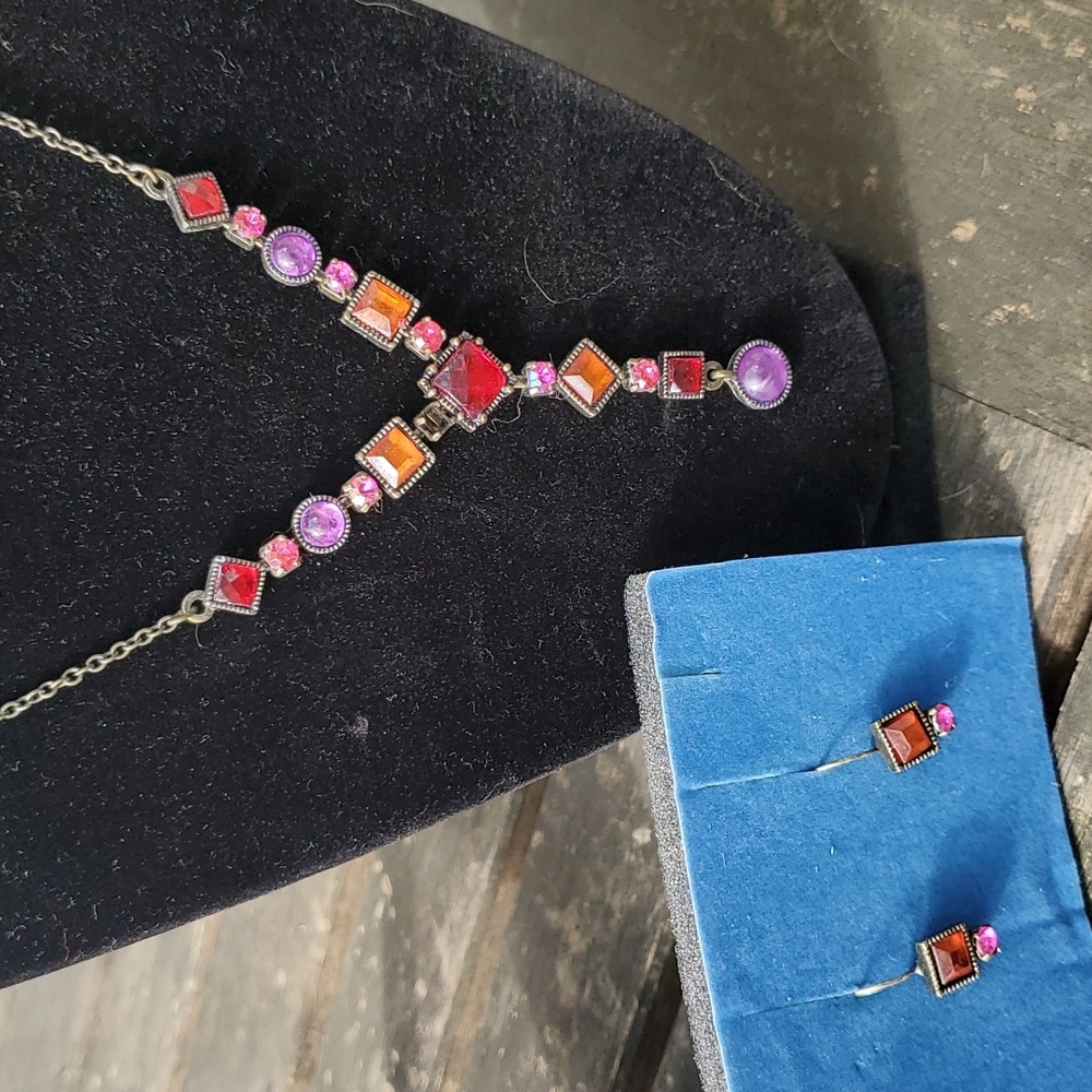 Vintage Avon Ombre Y necklace and earring set